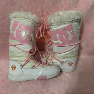 DC CHALET BOOTS PINK- Rarest size 8/9